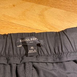 Banana republic cargo pants with pockets